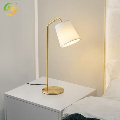 Chambre à coucher en forme de tissu de style rustique moderne lampe de table à LED chaude bureau lumineux bureau d'étude lampes de table en cuivre