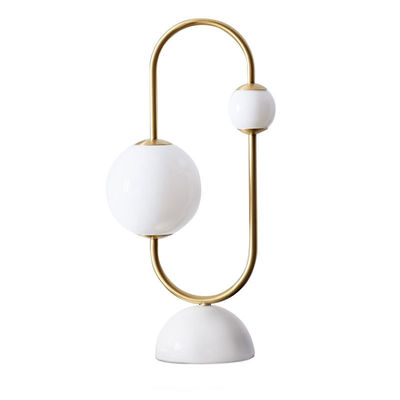 Lampe de table de chevet de la taille 69cm de la longueur 38cm de fer d'or blanc de boules en verre