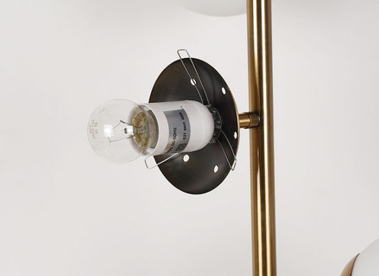 Lampes modernes de Nightstand d'or de source lumineuse E27 de la taille 37cm du diamètre 65cm