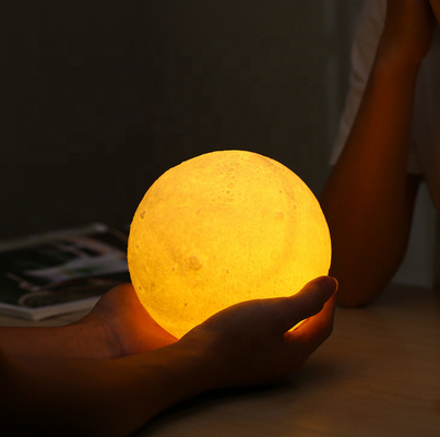 Le contact créatif Muti à distance colore la petite lampe de lune de l'impression 3d pour des enfants