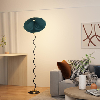 Lampadaire minimaliste de tissu moderne créatif pour le salon