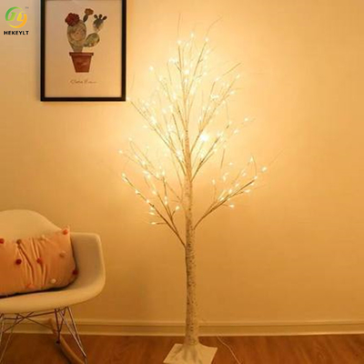 L'arbre lumineux de bouleau simple nordique a coloré des lumières pour la décoration de pièce d'émission de chambre à coucher de restaurant