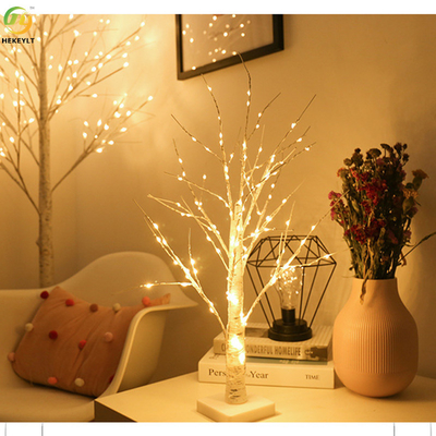 L'arbre lumineux de bouleau simple nordique a coloré des lumières pour la décoration de pièce d'émission de chambre à coucher de restaurant