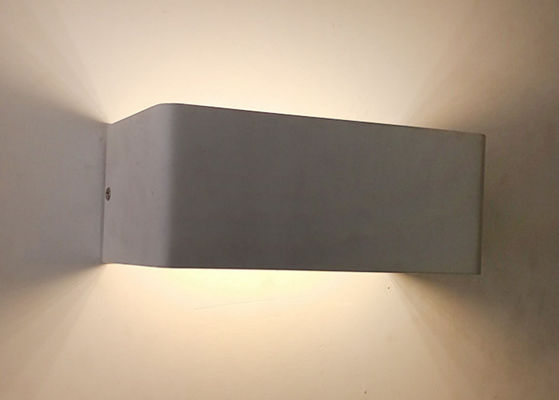 Lumière moderne blanche en aluminium imperméable du mur 9w de la couleur 20*10*8cm