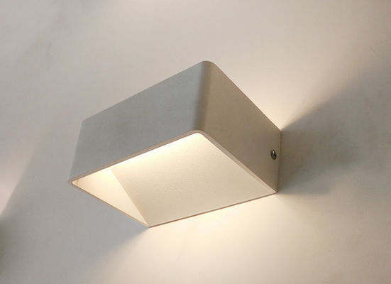 Lumière moderne blanche en aluminium imperméable du mur 9w de la couleur 20*10*8cm